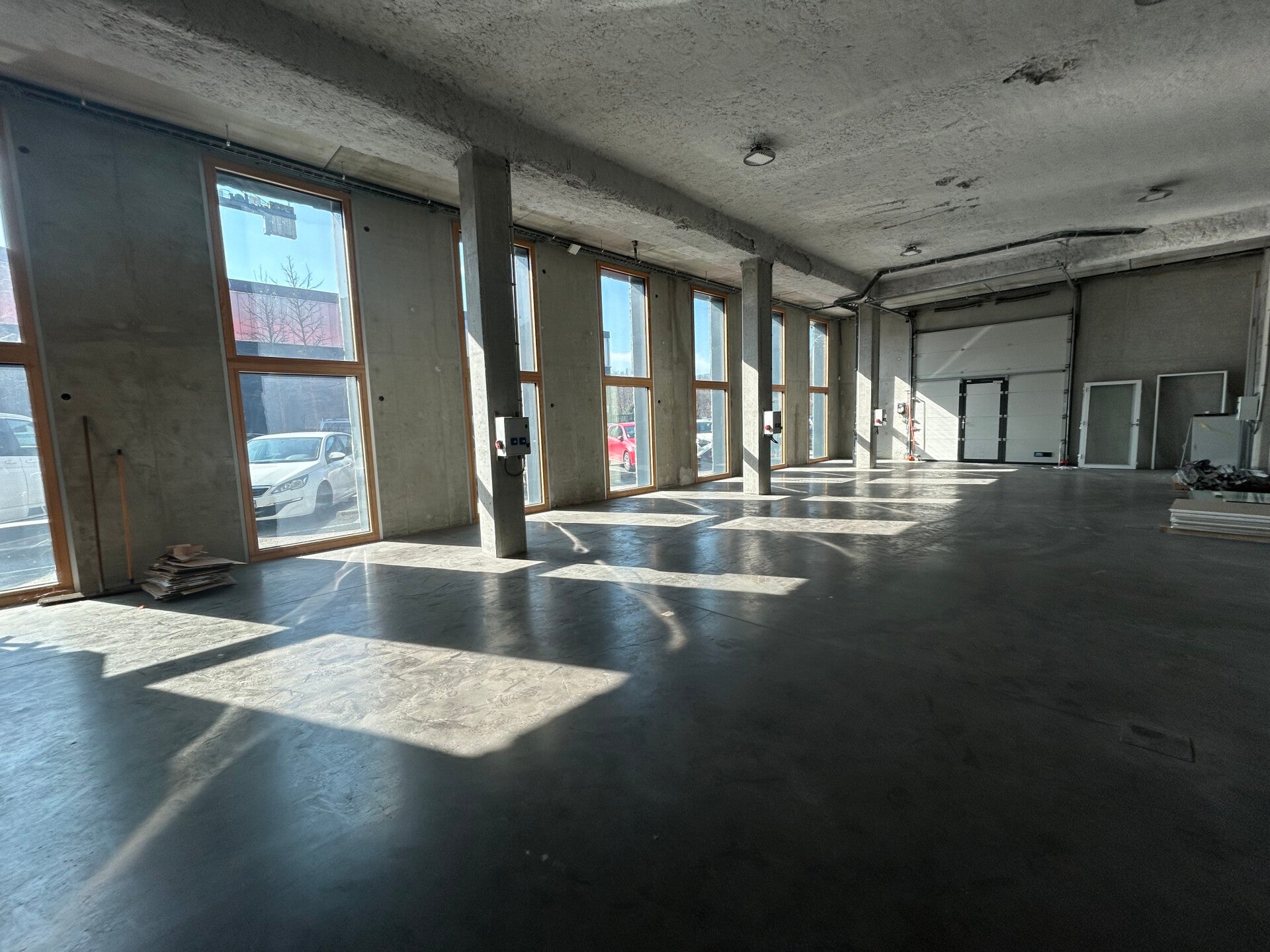 Photo du bien : Local d'activités 195 m² — Méry